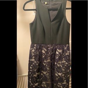 Women lace black dress size 4